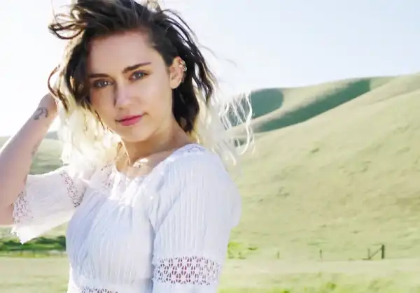 Instrumental: Miley Cyrus - Younger Now